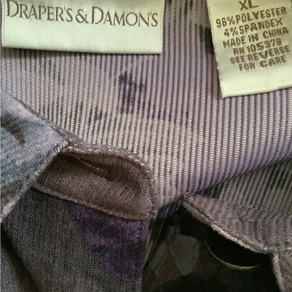 Drapers and Damon’s button-down collared gorgeous floral shirt - Picture 6 of 6